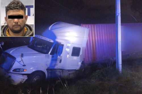 Tras robar tráiler en Atlacomulco y huir a gran velocidad, termina en canal de agua pluvial 
